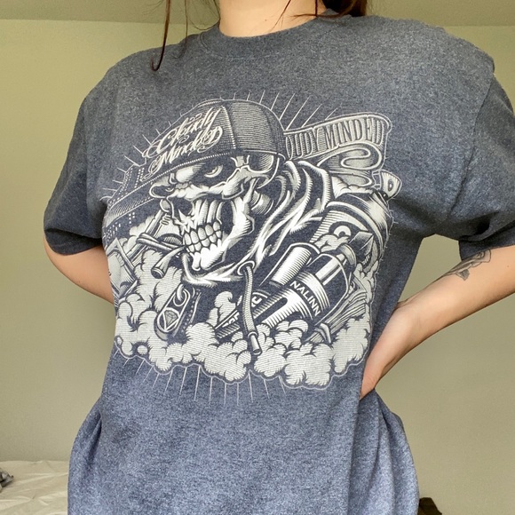 Comfy Graphic Tee - Picture 1 of 2